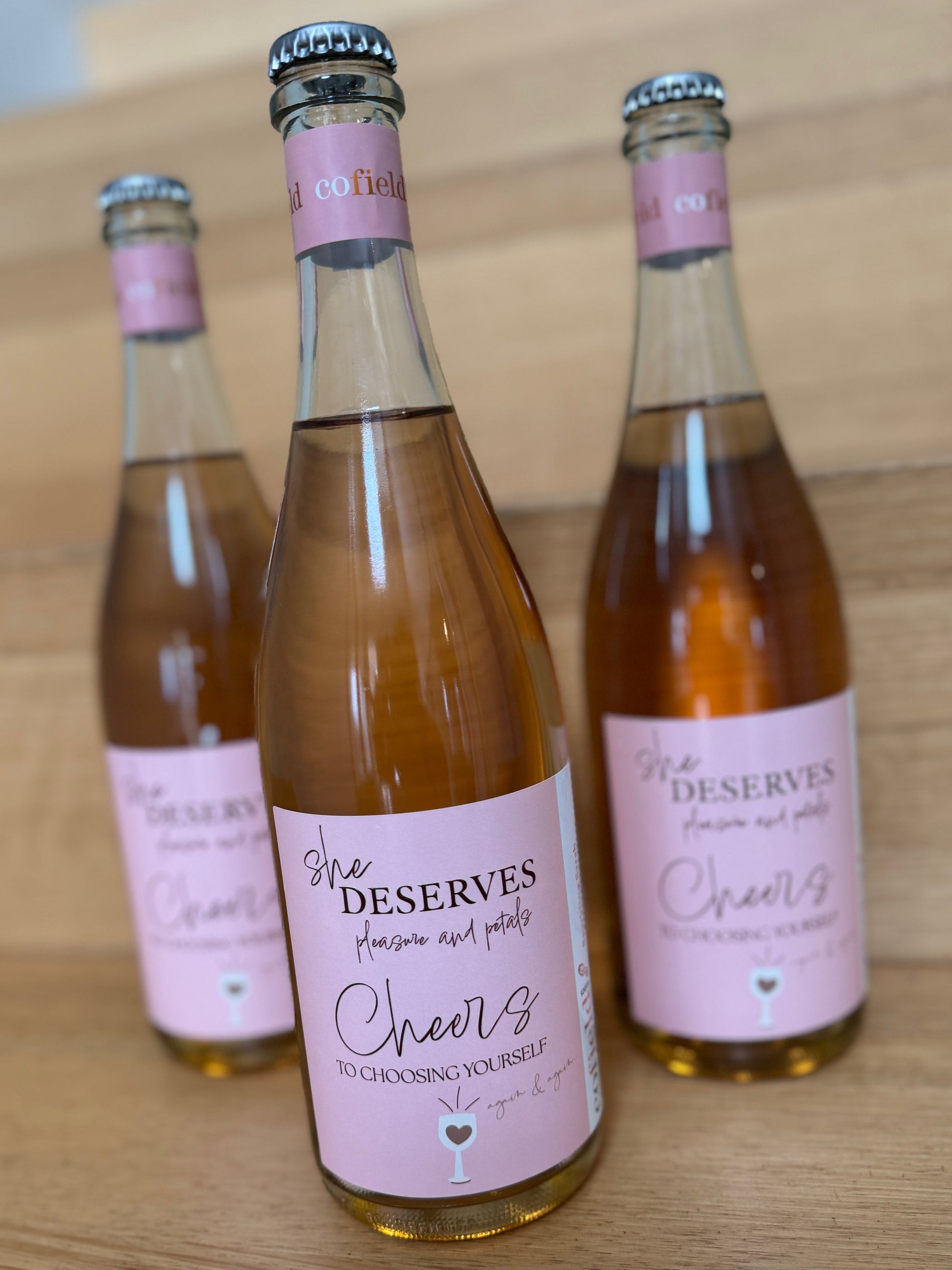 She Deserves Wine – gift set with flowers and accessories